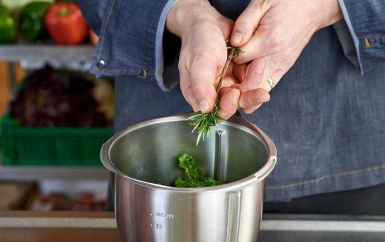 7 Creative Ways to Use Herbs for Flavorful Meals