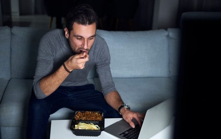 11 Unintentional Habits That Wreck a Healthy Eating Plan