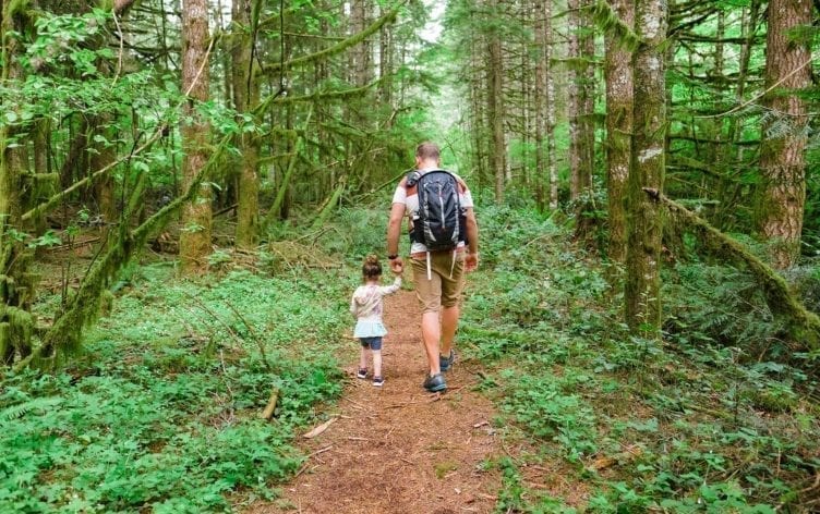 6 Tips to Make Walking With Kids Fun