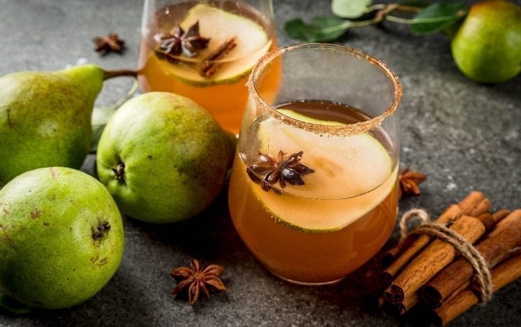 10 Cocktail Hacks for Healthier Holiday Drinking
