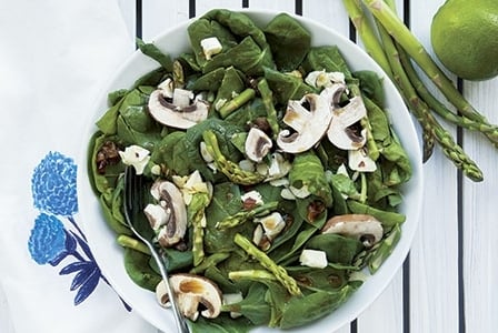 Meatless Monday: Zesty Lime, Spinach, and Asparagus Salad
